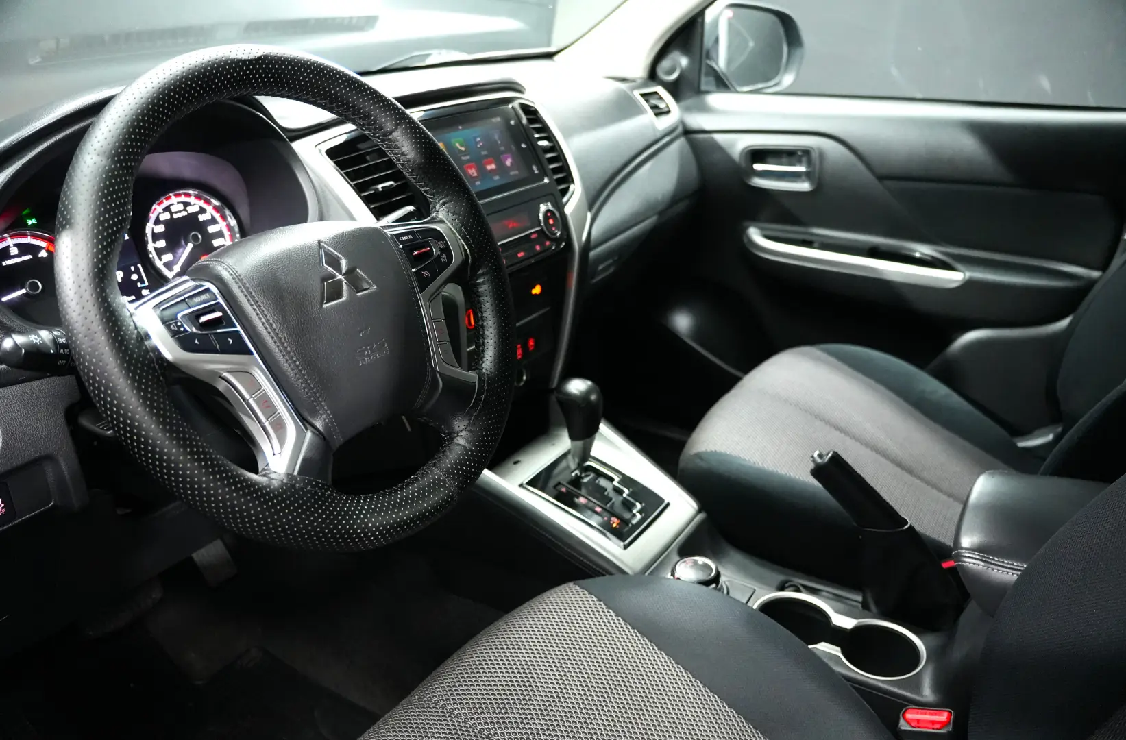 MITSUBISHI L200 DC MT