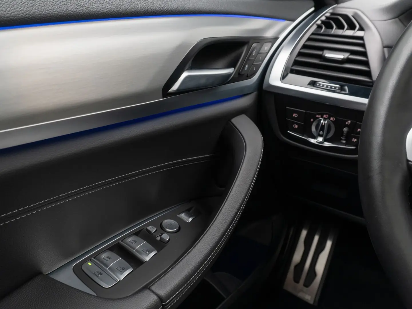 X3 M40i