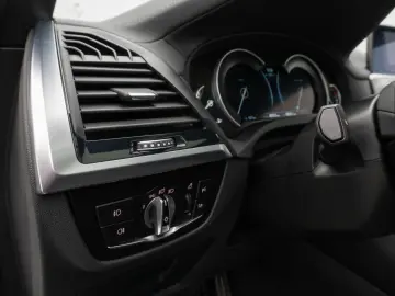 X3 M40i