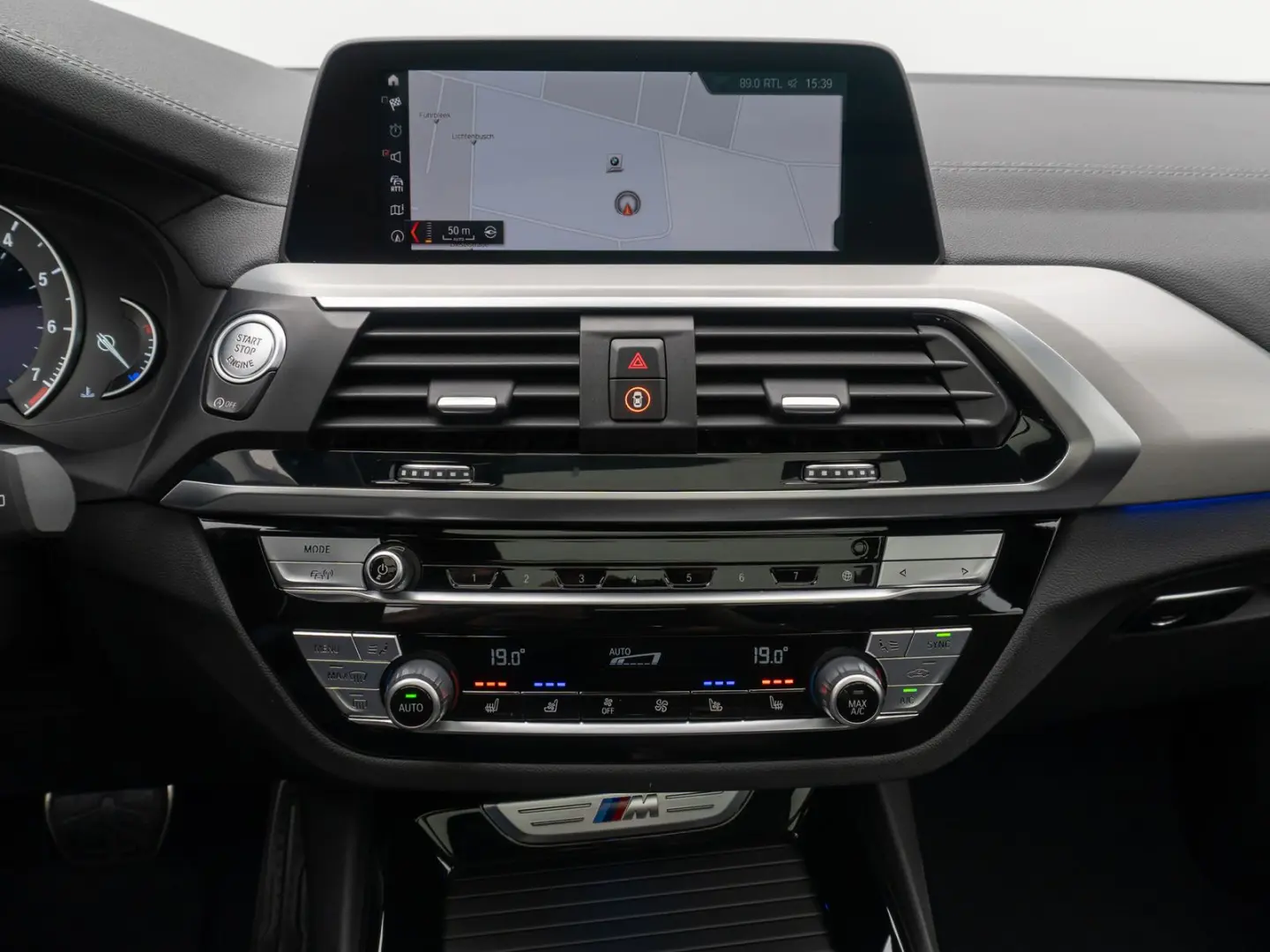 X3 M40i