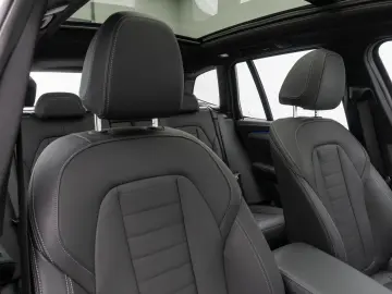 X3 M40i