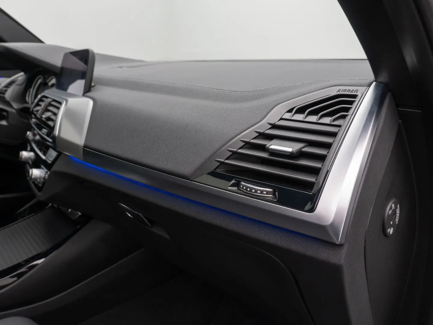 X3 M40i