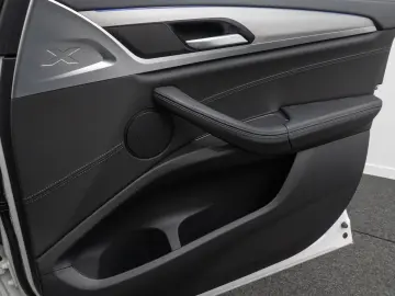 X3 M40i