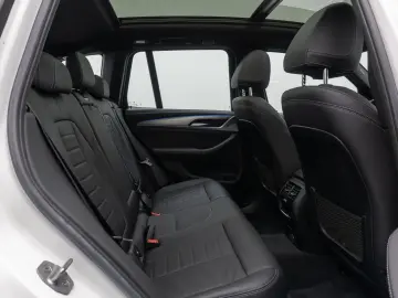 X3 M40i