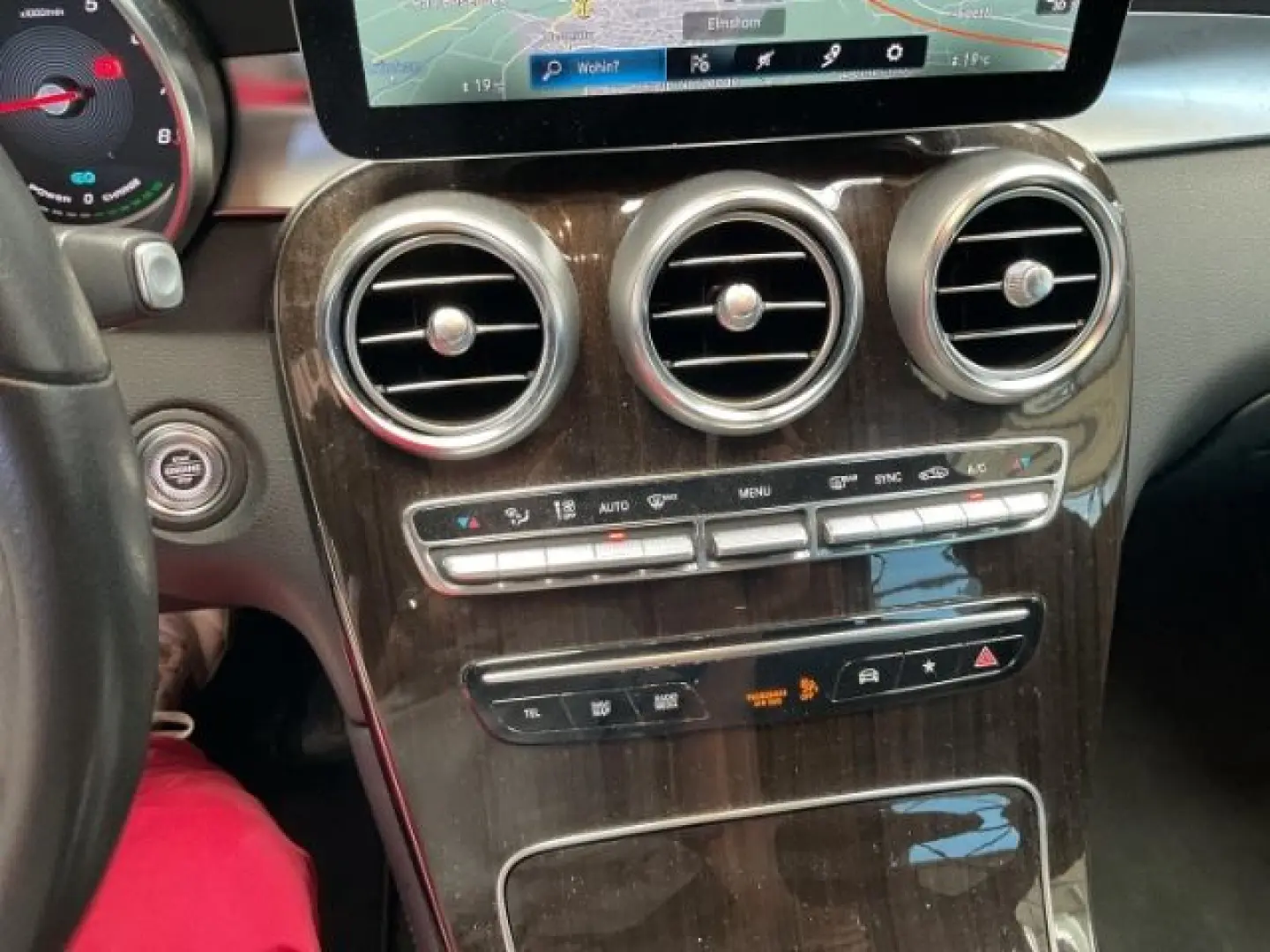 GLC 300 AMG Sportpaket AHK LED Pano Digitales-CP