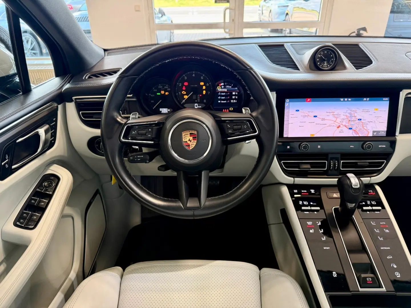 Macan Panorama/21