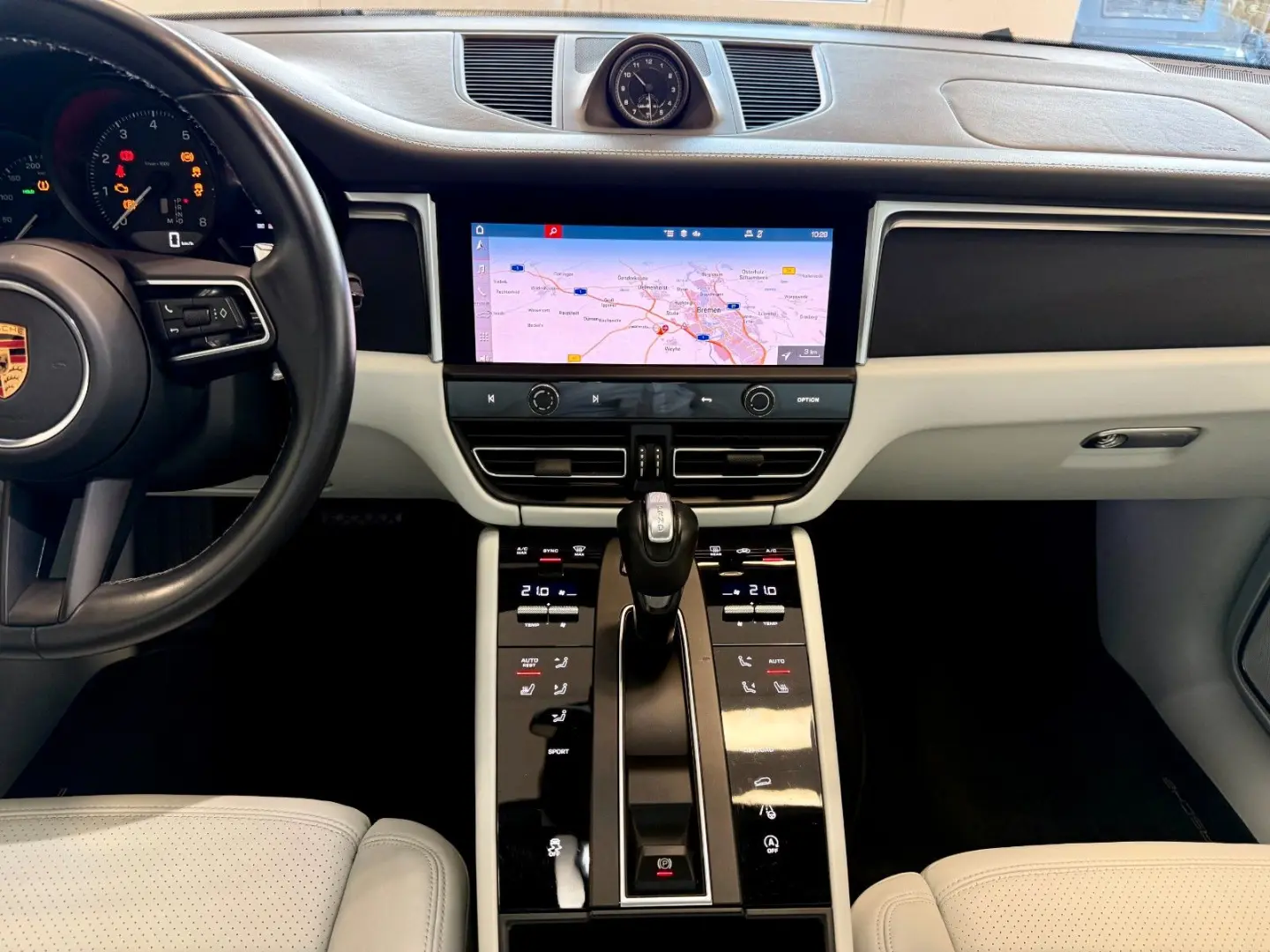 Macan Panorama/21