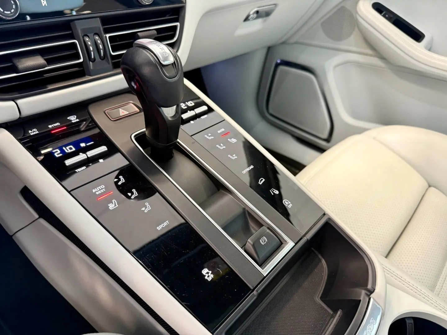 Macan Panorama/21