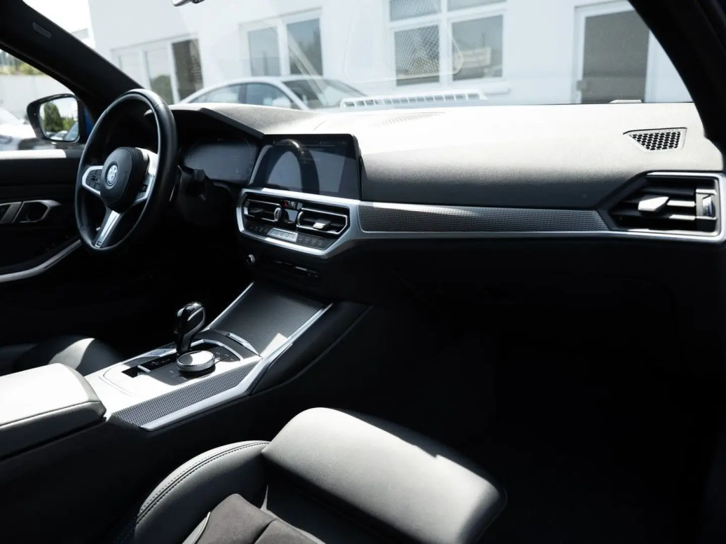 330e xDrive M-Sport