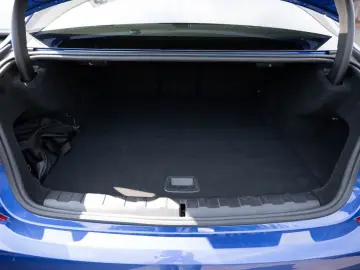 330e xDrive M-Sport