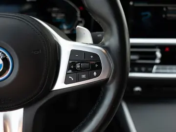 330e xDrive M-Sport
