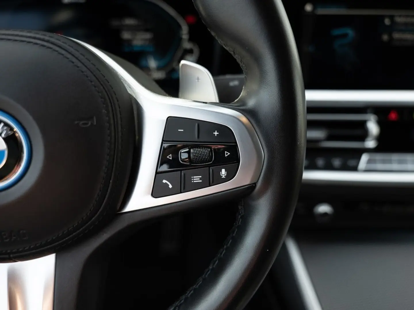330e xDrive M-Sport