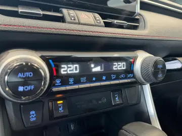 RAV 4 Plug-in-Hybrid Technik-Paket *HUD*Navi*LED