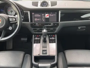Macan S