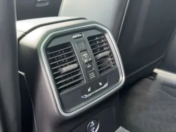 Macan S