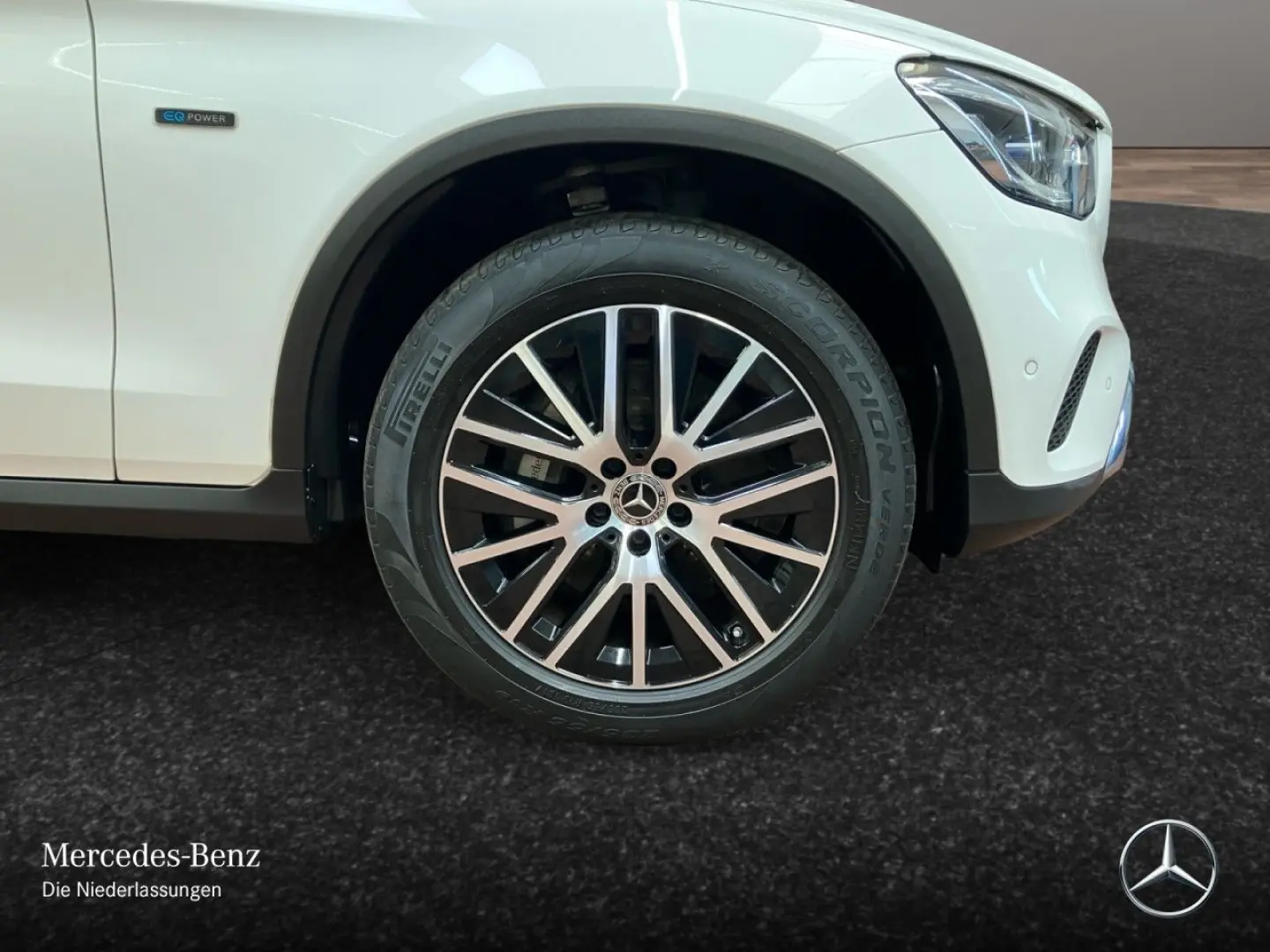 GLC 300 e 4M Pano/Multib/AugReal/High-End Info