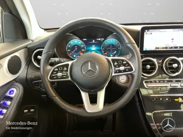 GLC 300 e 4M Pano/Multib/AugReal/High-End Info