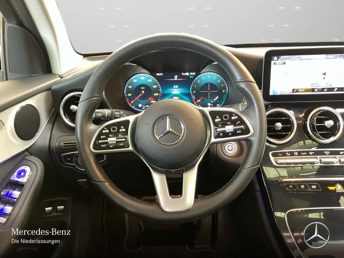 GLC 300 e 4M Pano/Multib/AugReal/High-End Info