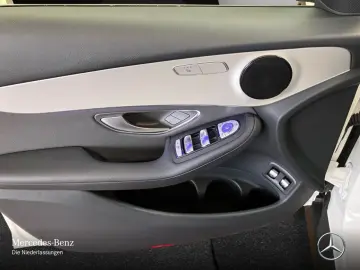 GLC 300 e 4M Pano/Multib/AugReal/High-End Info