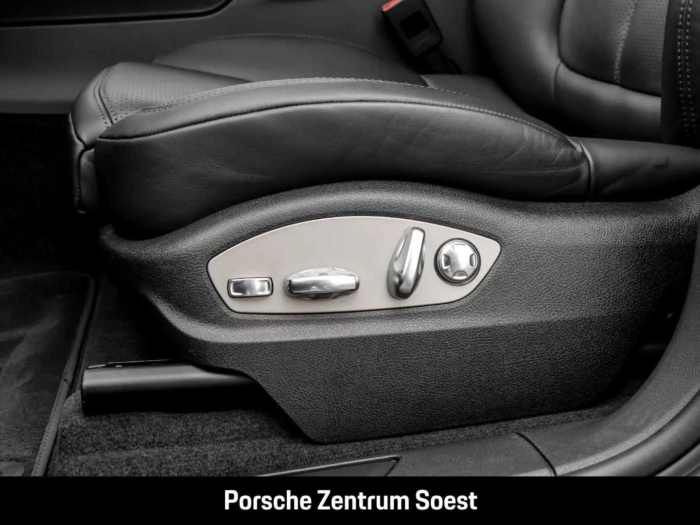 Macan /20-Zoll/PASM/Panoramadach/Komfortsitze