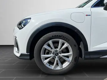 Q3 Sportback TFSI e S line 45 S-TRONIC AHK KAMER