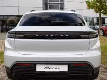 Porsche Macan 4 InnoDrive Luftfederung LED-Matrix