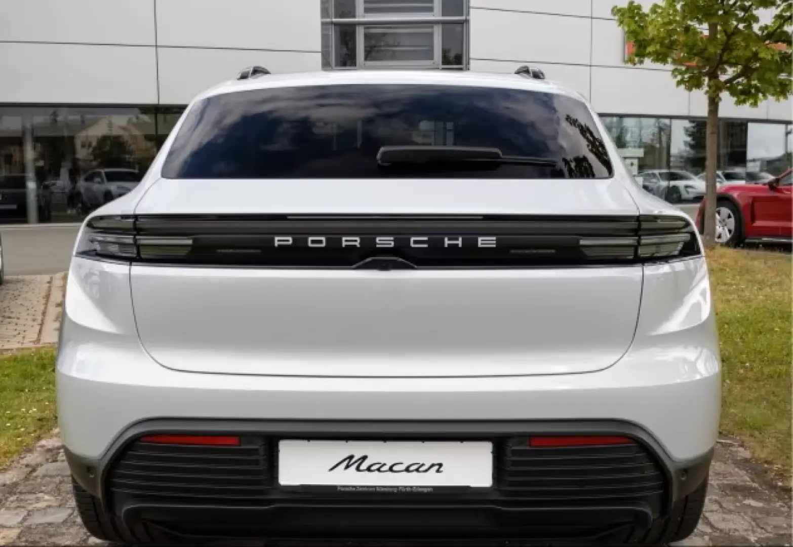 Porsche Macan 4 InnoDrive Luftfederung LED-Matrix