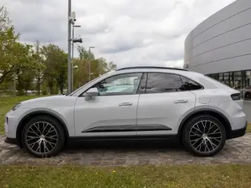 Porsche Macan 4 InnoDrive Luftfederung LED-Matrix
