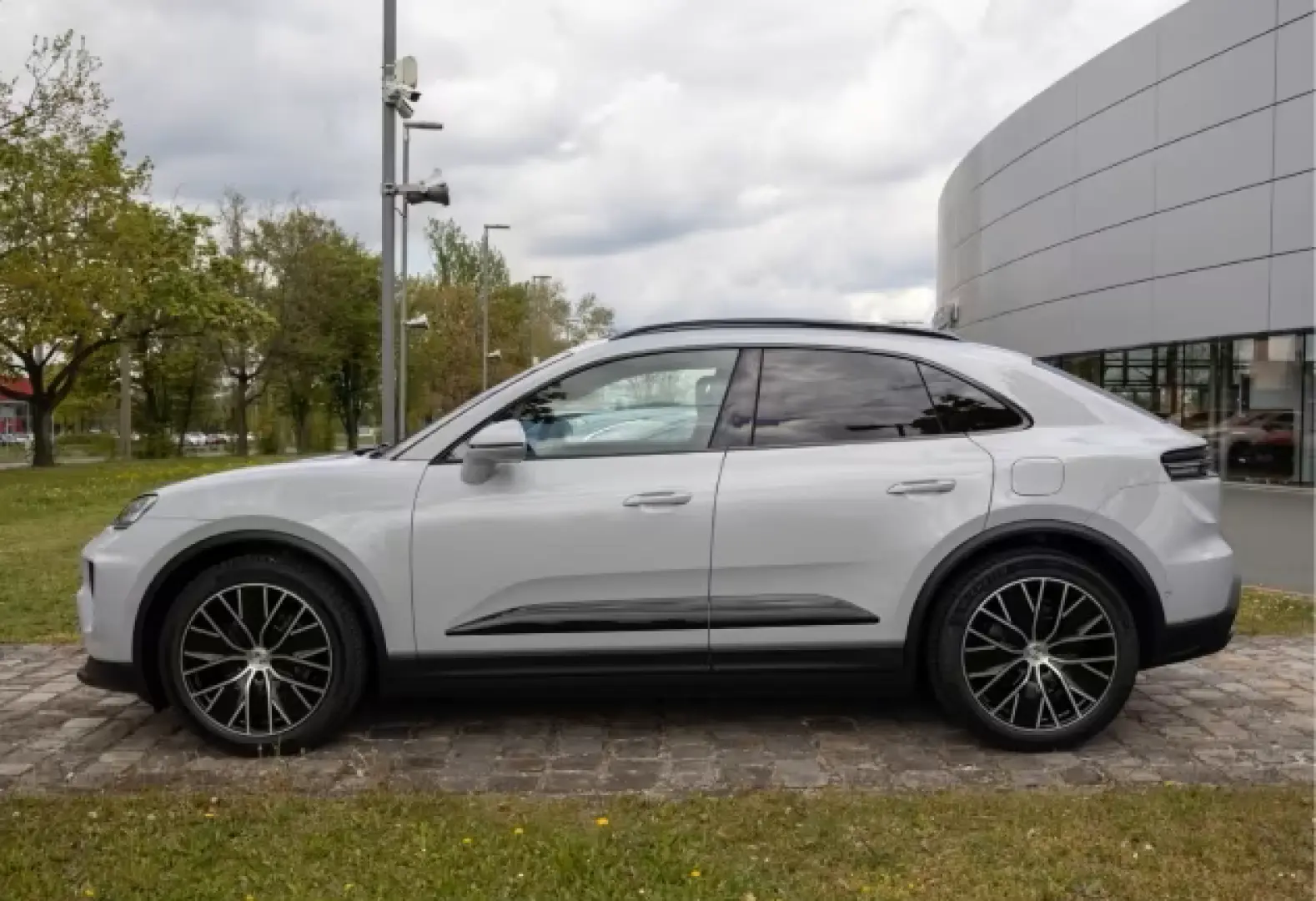 Porsche Macan 4 InnoDrive Luftfederung LED-Matrix