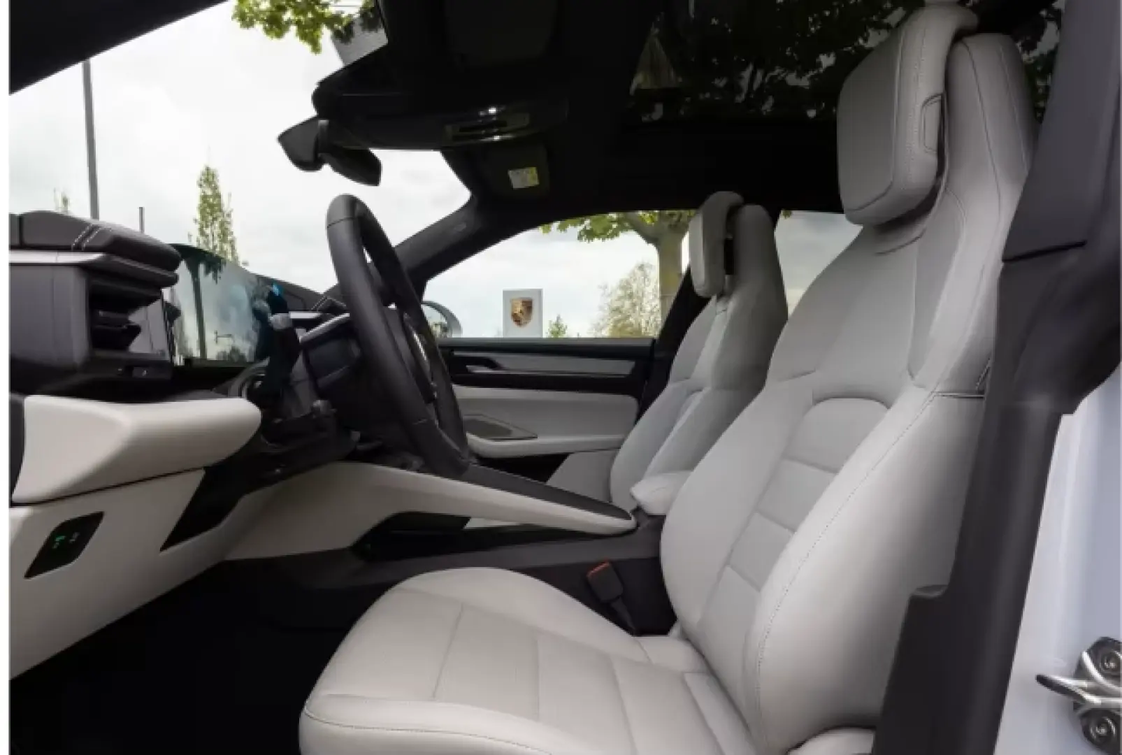 Porsche Macan 4 InnoDrive Luftfederung LED-Matrix