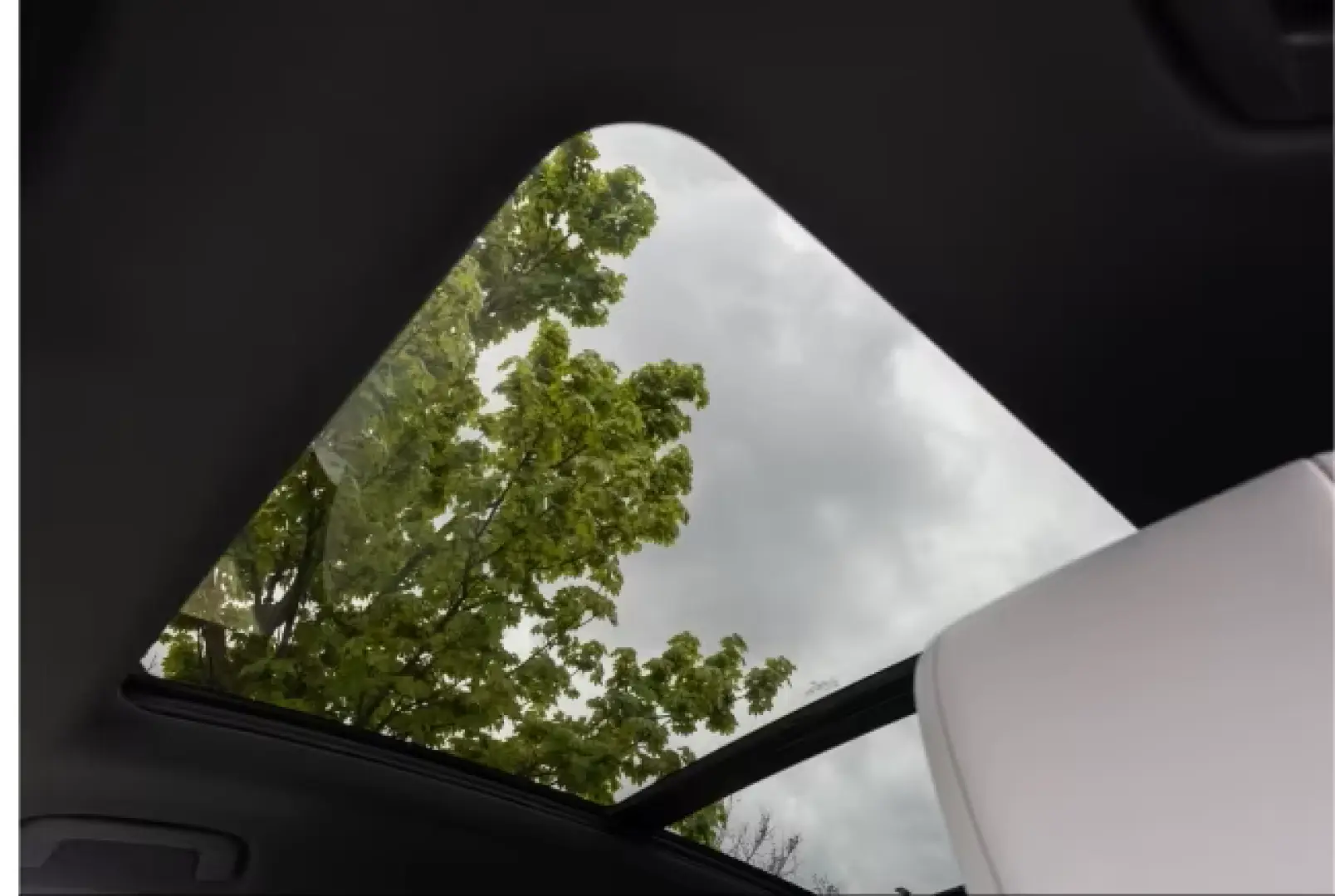 Porsche Macan 4 InnoDrive Luftfederung LED-Matrix