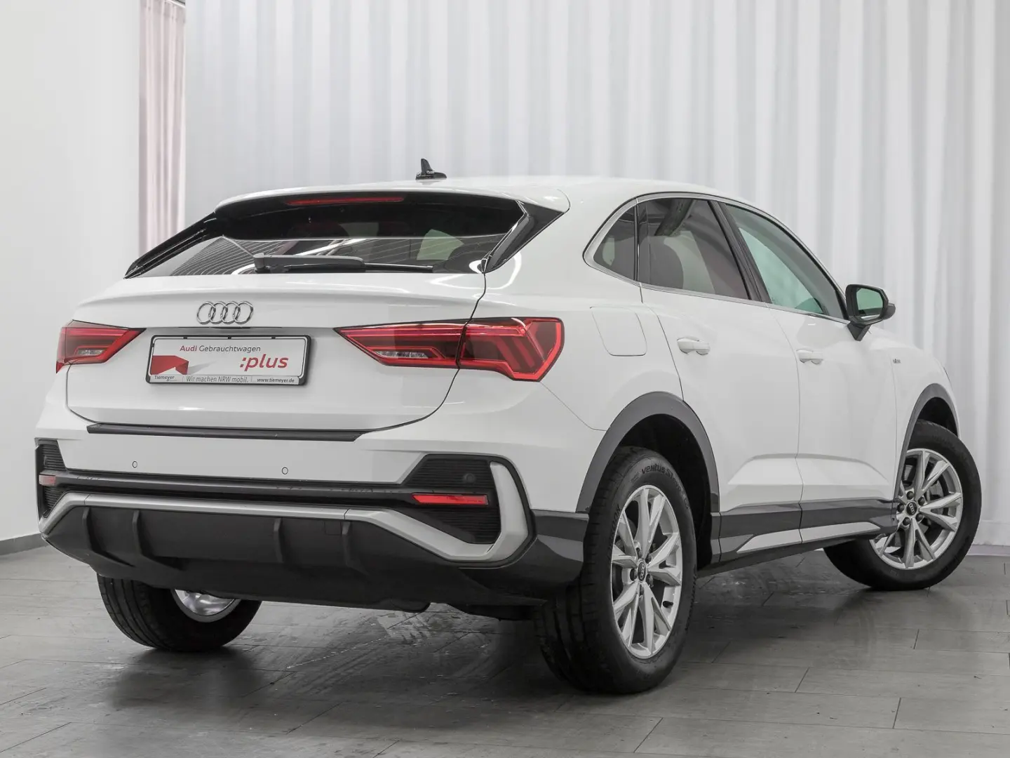 Q3 Sportback 45 TFSIe S LINE LM18 SITZHZ PRIVACY