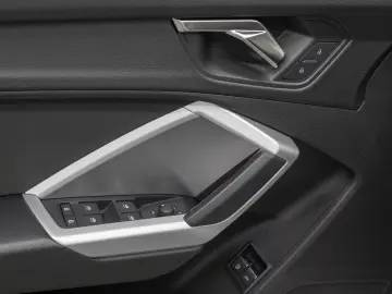 Q3 Sportback 45 TFSIe S LINE LM18 SITZHZ PRIVACY