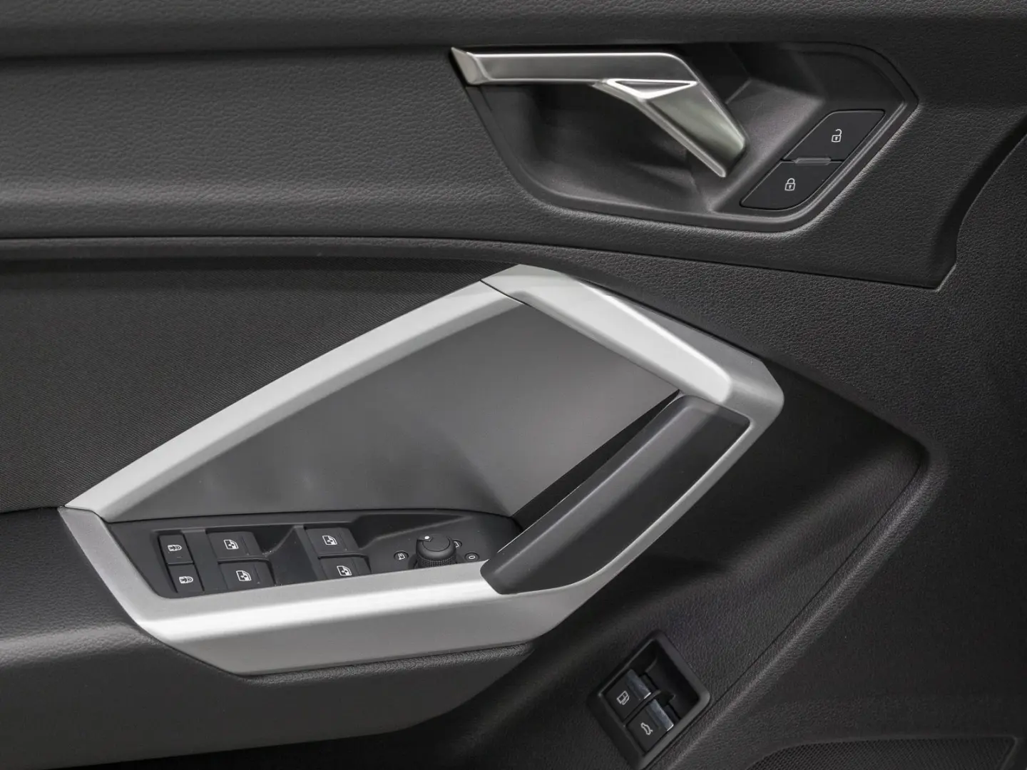 Q3 Sportback 45 TFSIe S LINE LM18 SITZHZ PRIVACY