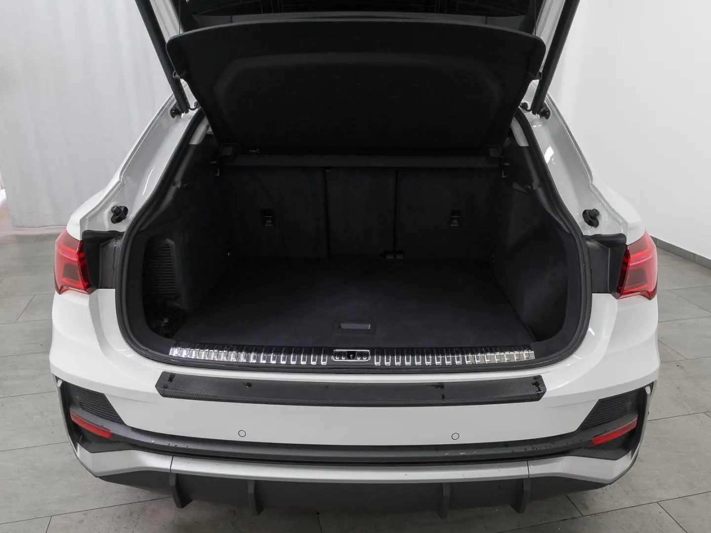 Q3 Sportback 45 TFSIe S LINE LM18 SITZHZ PRIVACY