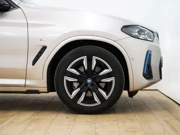 iX3 [Inspiring, M Sport, Live Cockpit Prof.]