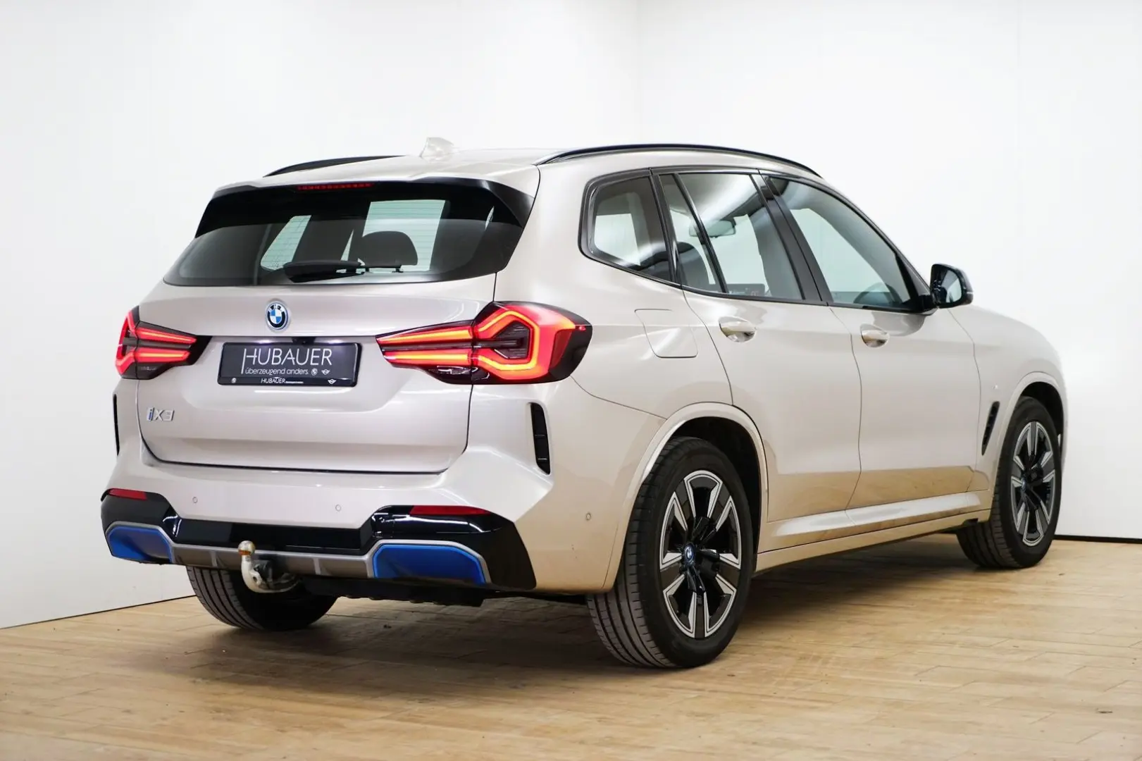 iX3 [Inspiring, M Sport, Live Cockpit Prof.]