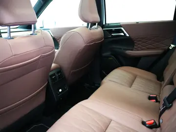 MITSUBISHI OUTLANDER PHEV 2.4L 4WD AT INSTYLE ULTIMATE