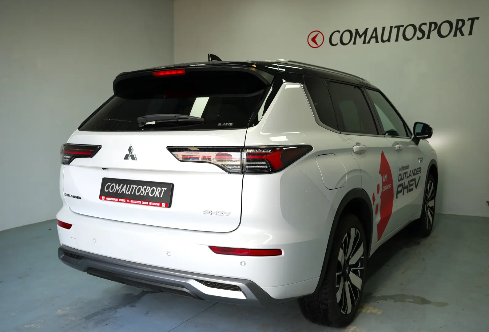 MITSUBISHI OUTLANDER PHEV 2.4L 4WD AT INSTYLE ULTIMATE