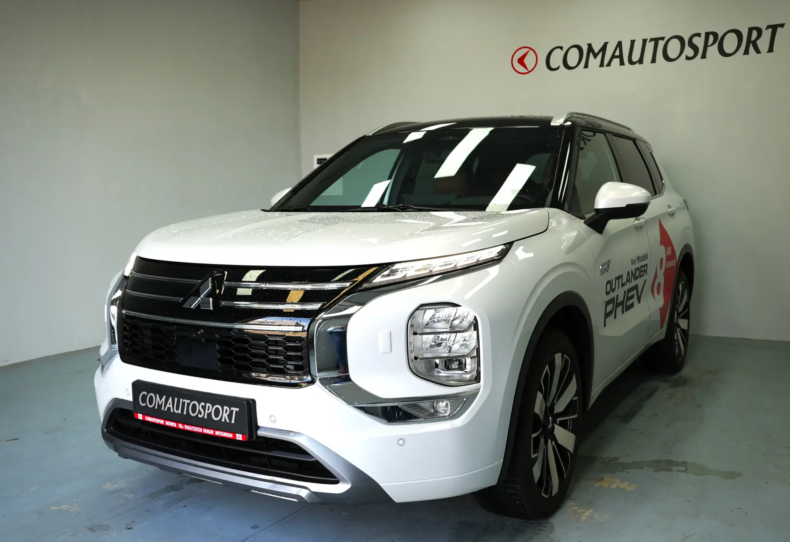 MITSUBISHI OUTLANDER PHEV 2.4L 4WD AT INSTYLE ULTIMATE