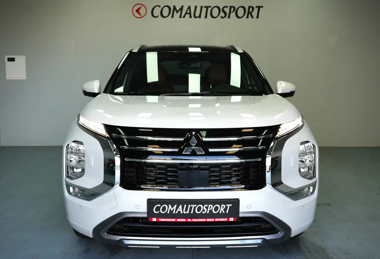 MITSUBISHI OUTLANDER PHEV 2.4L 4WD AT INSTYLE ULTIMATE