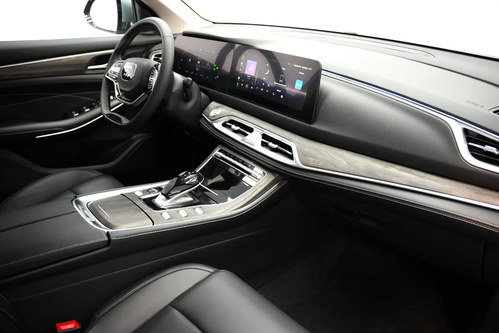DFSK E5 BASIC PLUG-IN HYBRID 7 LOCURI