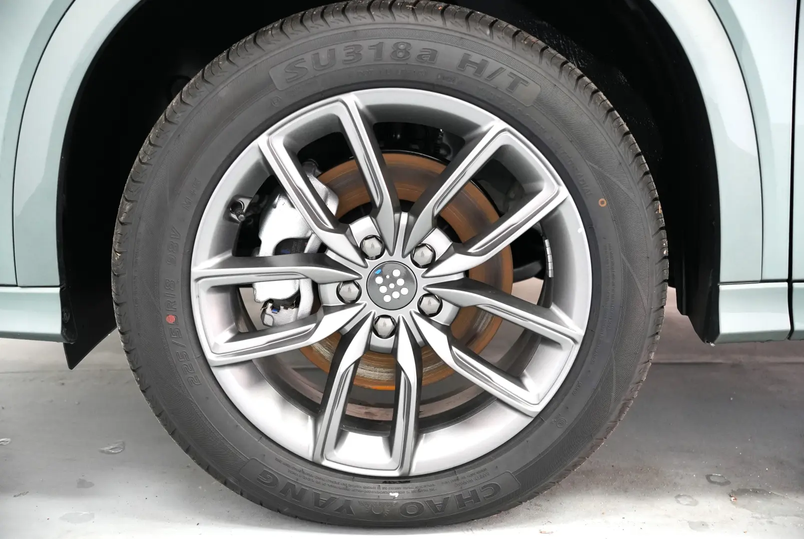 DFSK E5 BASIC PLUG-IN HYBRID 7 LOCURI