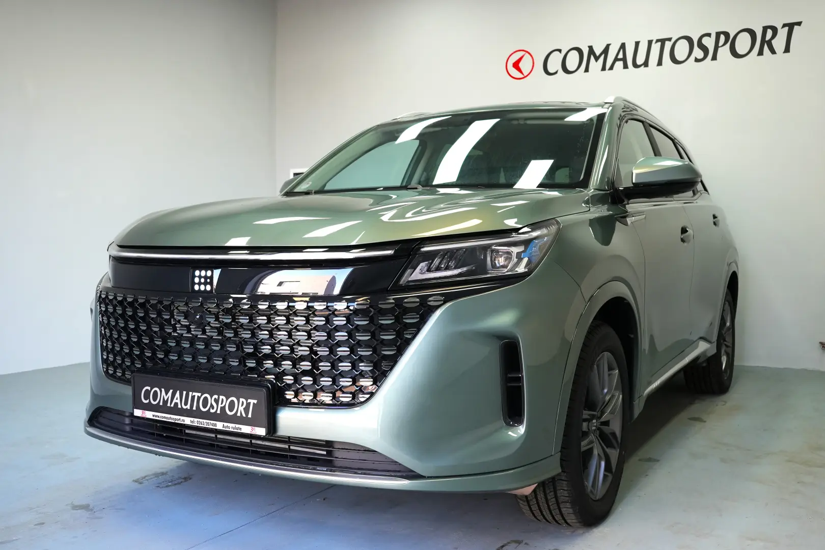 DFSK E5 BASIC PLUG-IN HYBRID 7 LOCURI