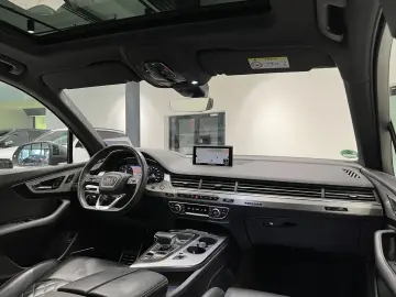 Audi Q7 50|S-LINE|