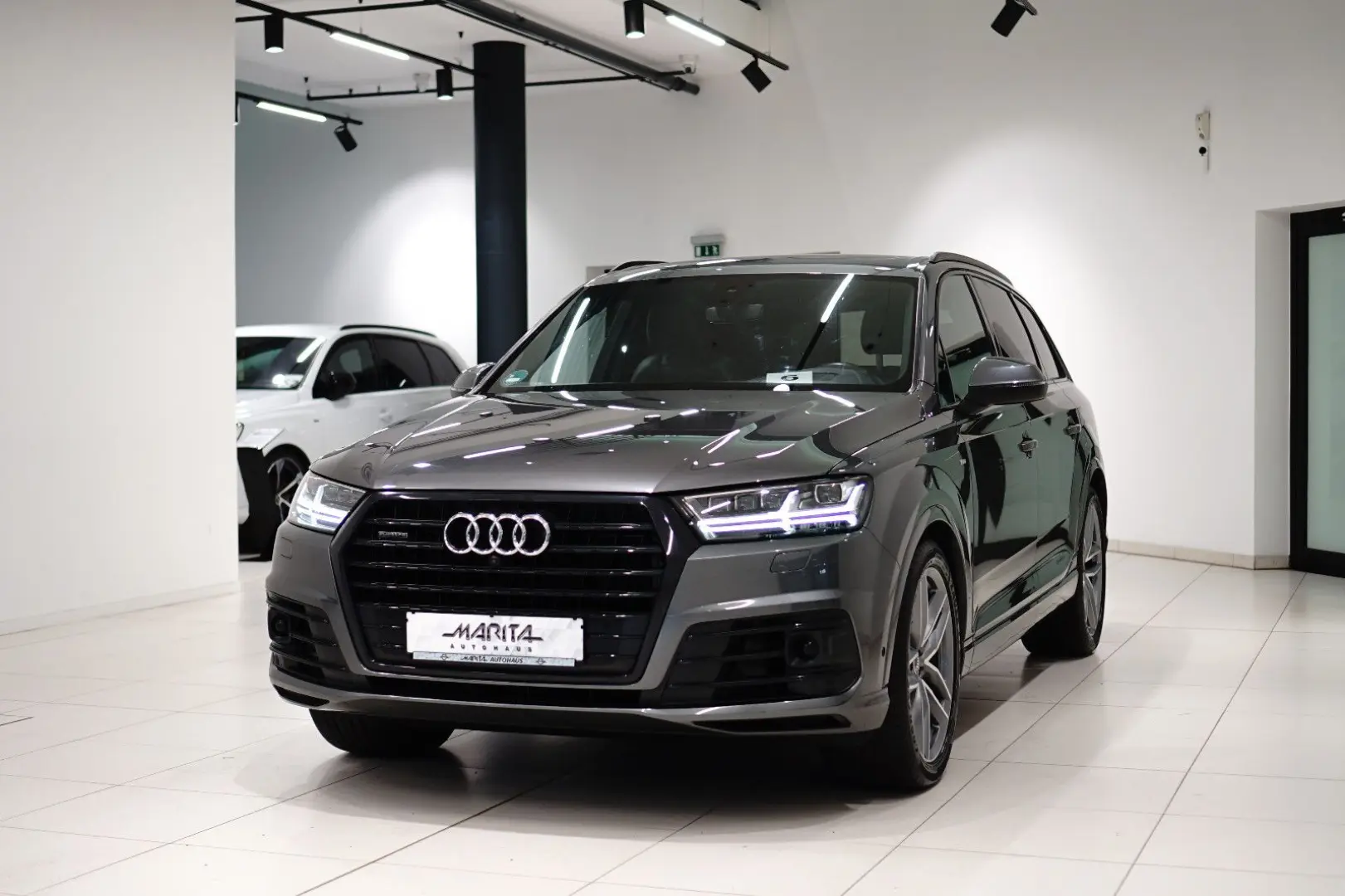 Audi Q7 50|S-LINE|