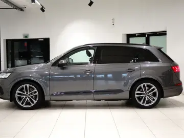 Audi Q7 50|S-LINE|