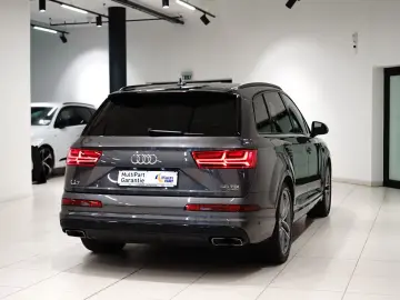 Audi Q7 50|S-LINE|