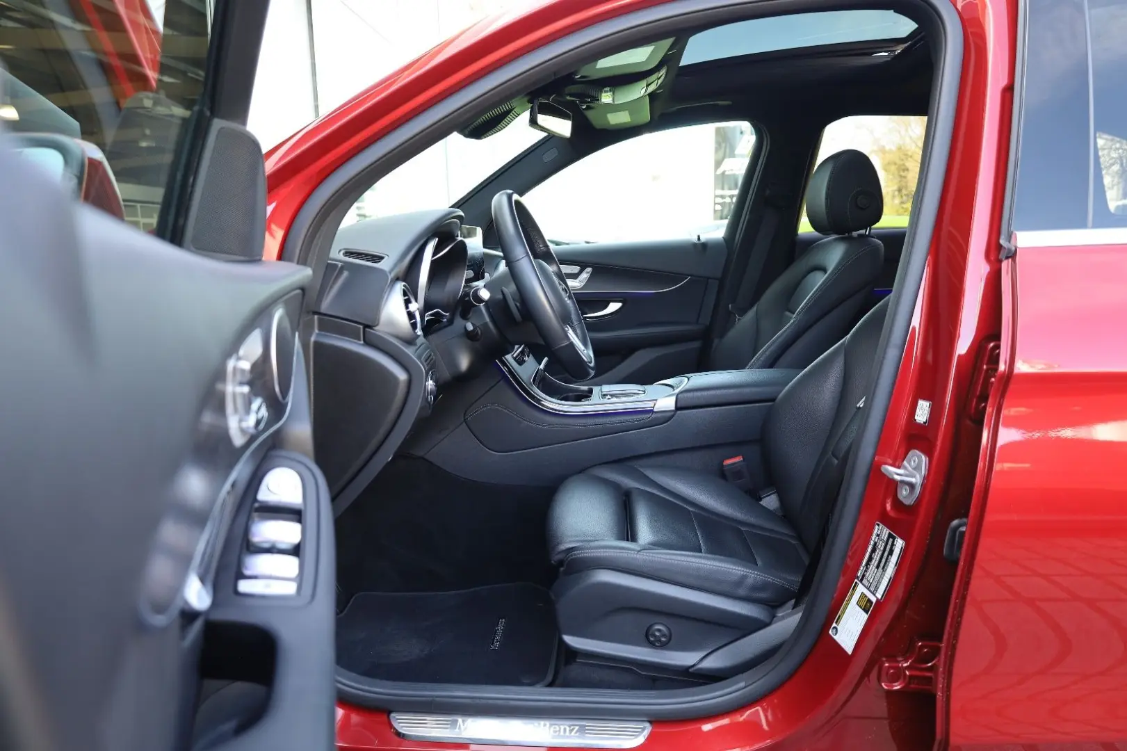 GLC 300 4MATIC/360*/PANO/SHZ/AMBIE/TEMP/TOTW/R18