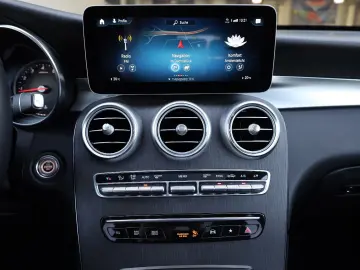 GLC 300 4MATIC/360*/PANO/SHZ/AMBIE/TEMP/TOTW/R18